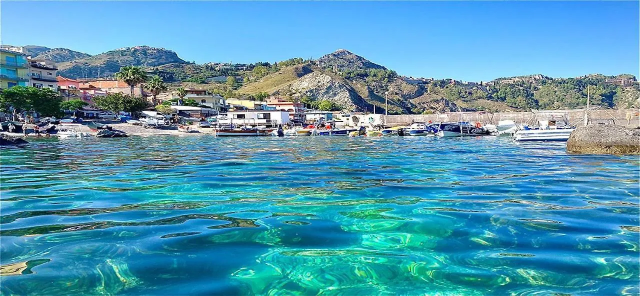 La casa di Alessandra Giardini Naxos 0*,  Italia